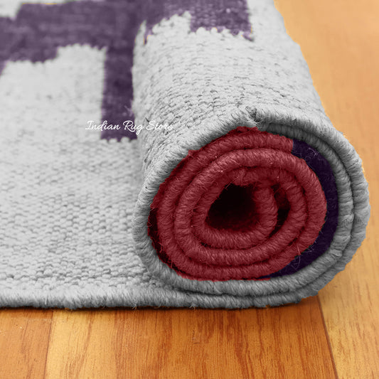 Tappeto rettangolare in juta di lana e rosa indaco geometrico Out House tessuto a mano Tappeto rettangolare in juta di lana e rosa indaco geometrico Out House tessuto a mano