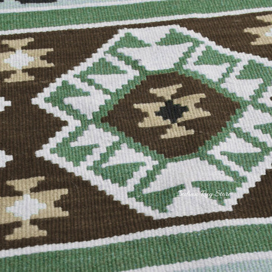 Alfombra de yute y lana tejida a mano con motivos geométricos en color negro y multicolor para la sala de estar Alfombra de yute y lana tejida a mano con motivos geométricos en color negro y multicolor para la sala de estar