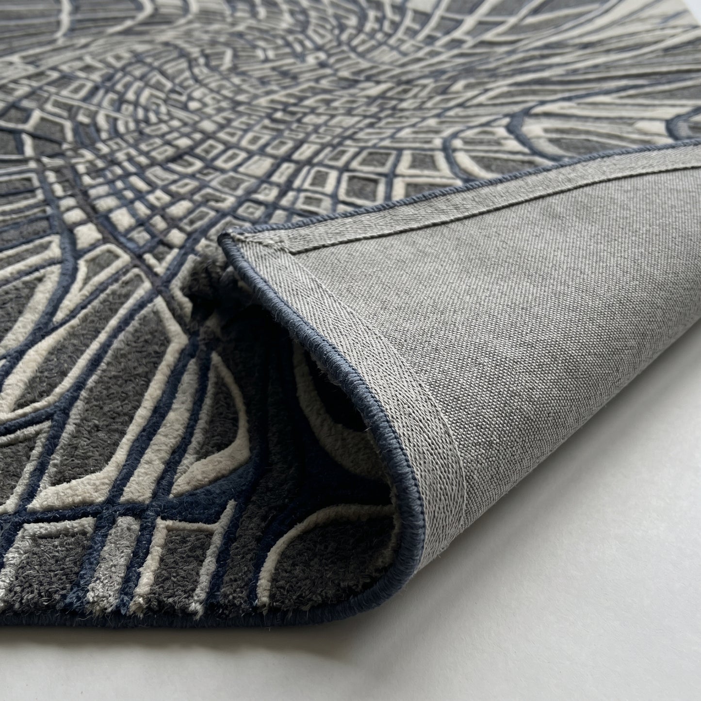 Nayla Aqua Silk Rug Nayla Aqua Silk Rug