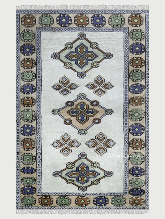 Beautiful Natural Multicolor Bordered White Wool Area Rug