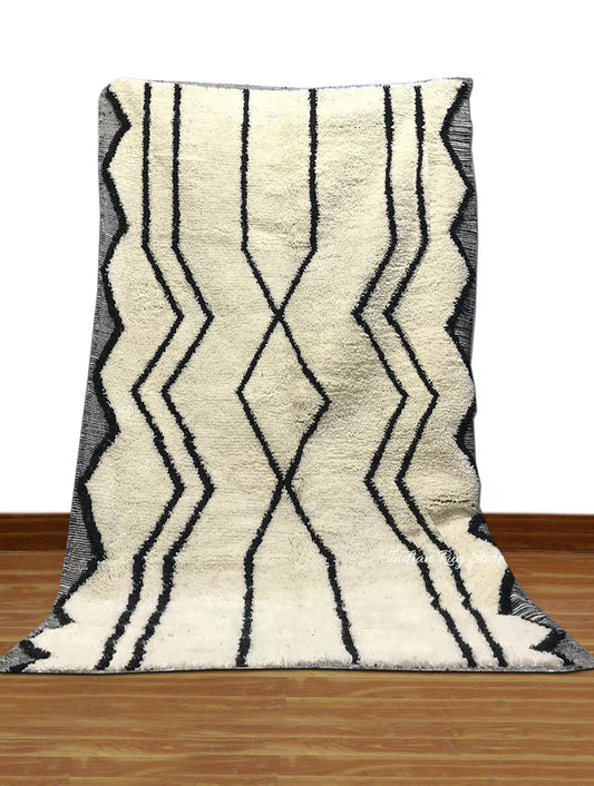 Beautiful Hand Tufted Cream Color Area Rug