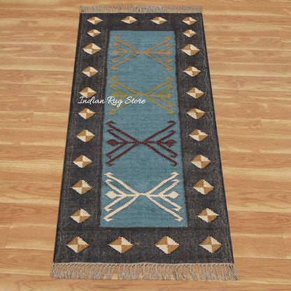 Alfombra de cocina india tejida a mano de yute Kilim en color gris y multicolor