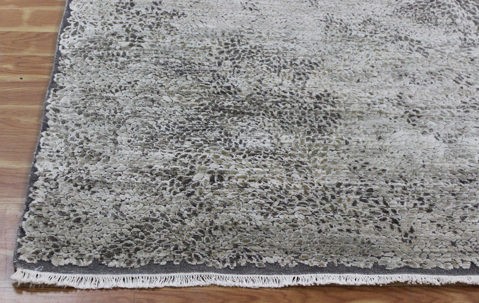 Hand Knotted Gray Trendy Indian Living Area Rug - Indian Rug Store