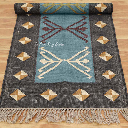 Alfombra de cocina india tejida a mano de yute Kilim en color gris y multicolor