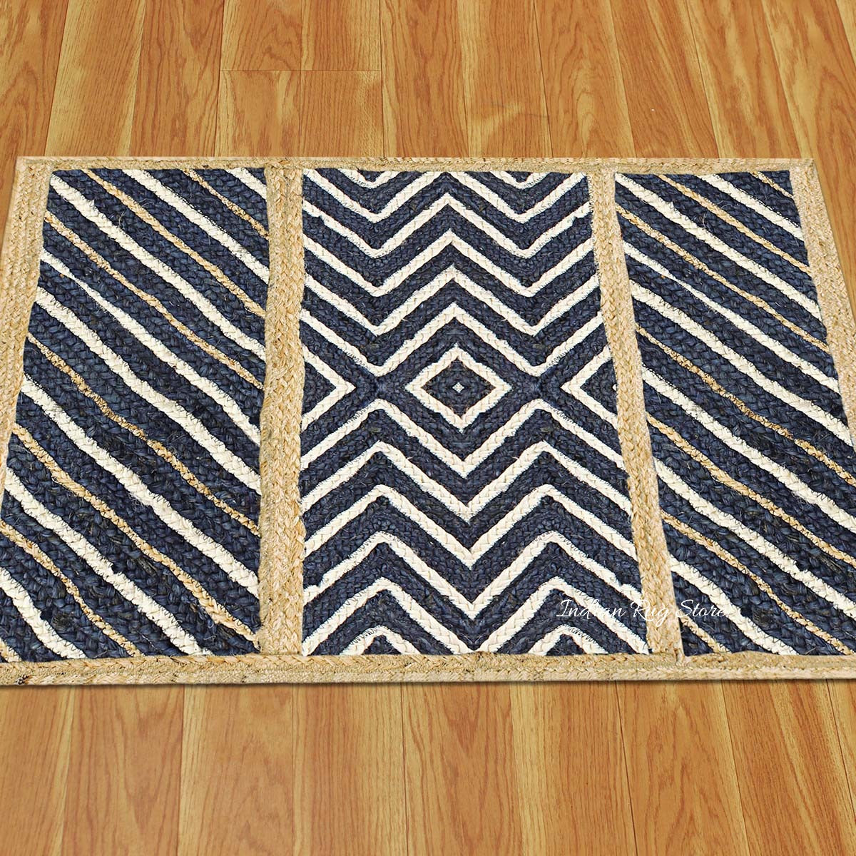 Hand Braided Traditional Beige Blue Dining Room Jute Rug