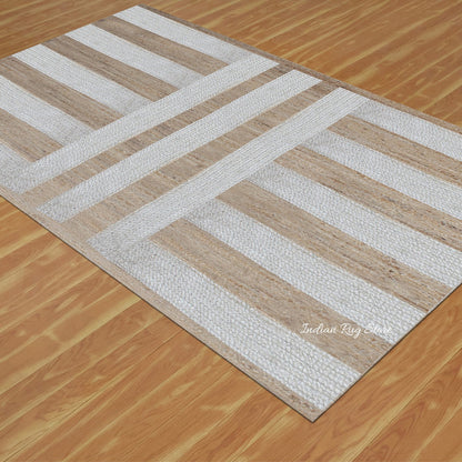 Alfombra de yute interior con diseño geométrico trenzado a mano en color beige y blanco rectangular