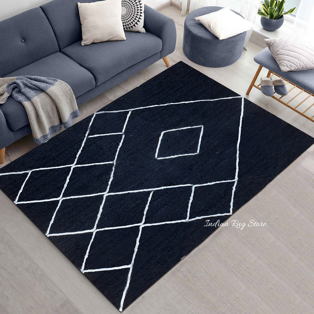 Alfombra de yute trenzada a mano con diseño geométrico blanco y azul