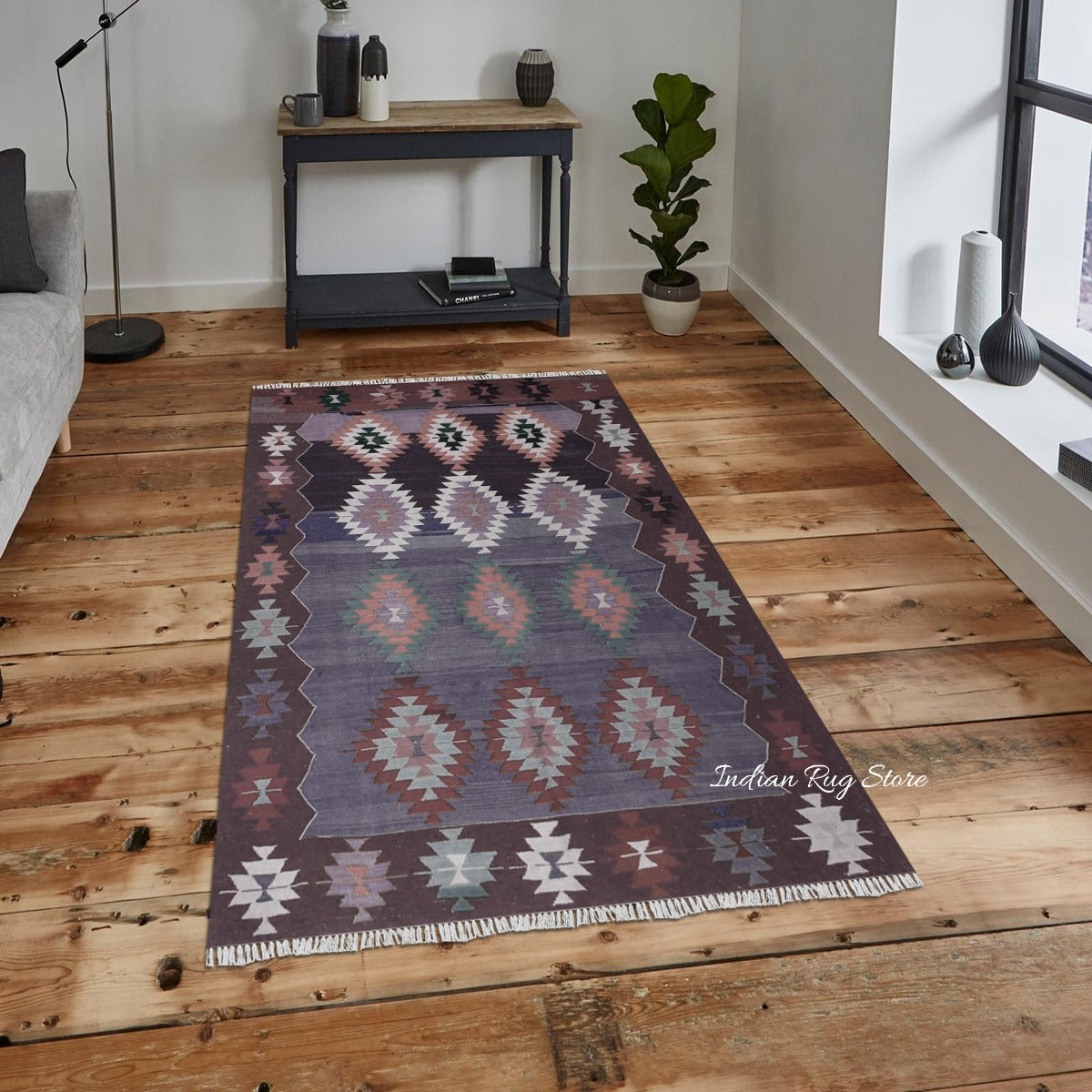 Alfombra de yute y lana tejida a mano con motivos geométricos en color negro y multicolor para la sala de estar