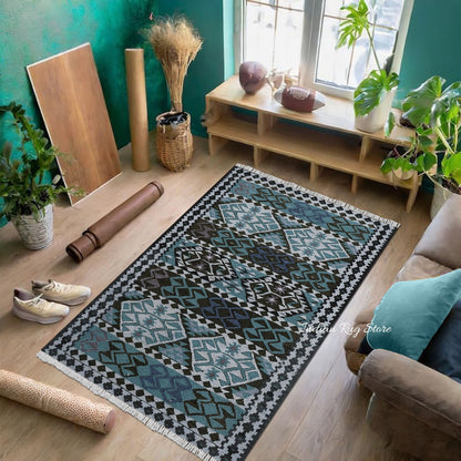 Hand Crafted Wool Kilims with Black Border Living Room Rug