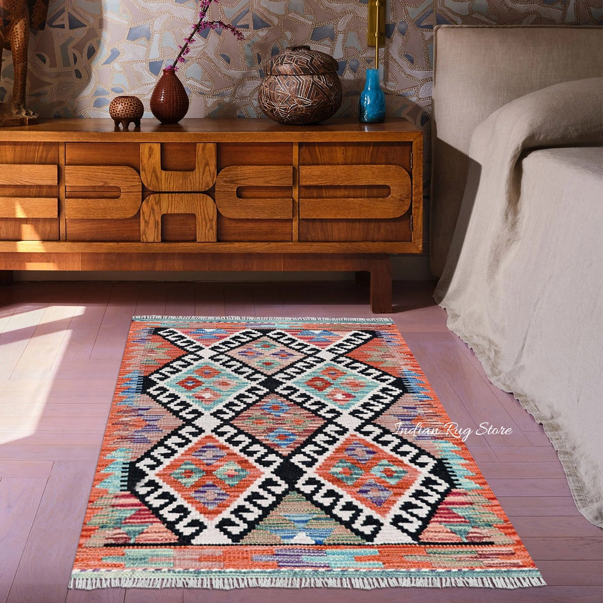 Alfombra de yute y lana tejida a mano con motivos geométricos en color negro y multicolor para la sala de estar