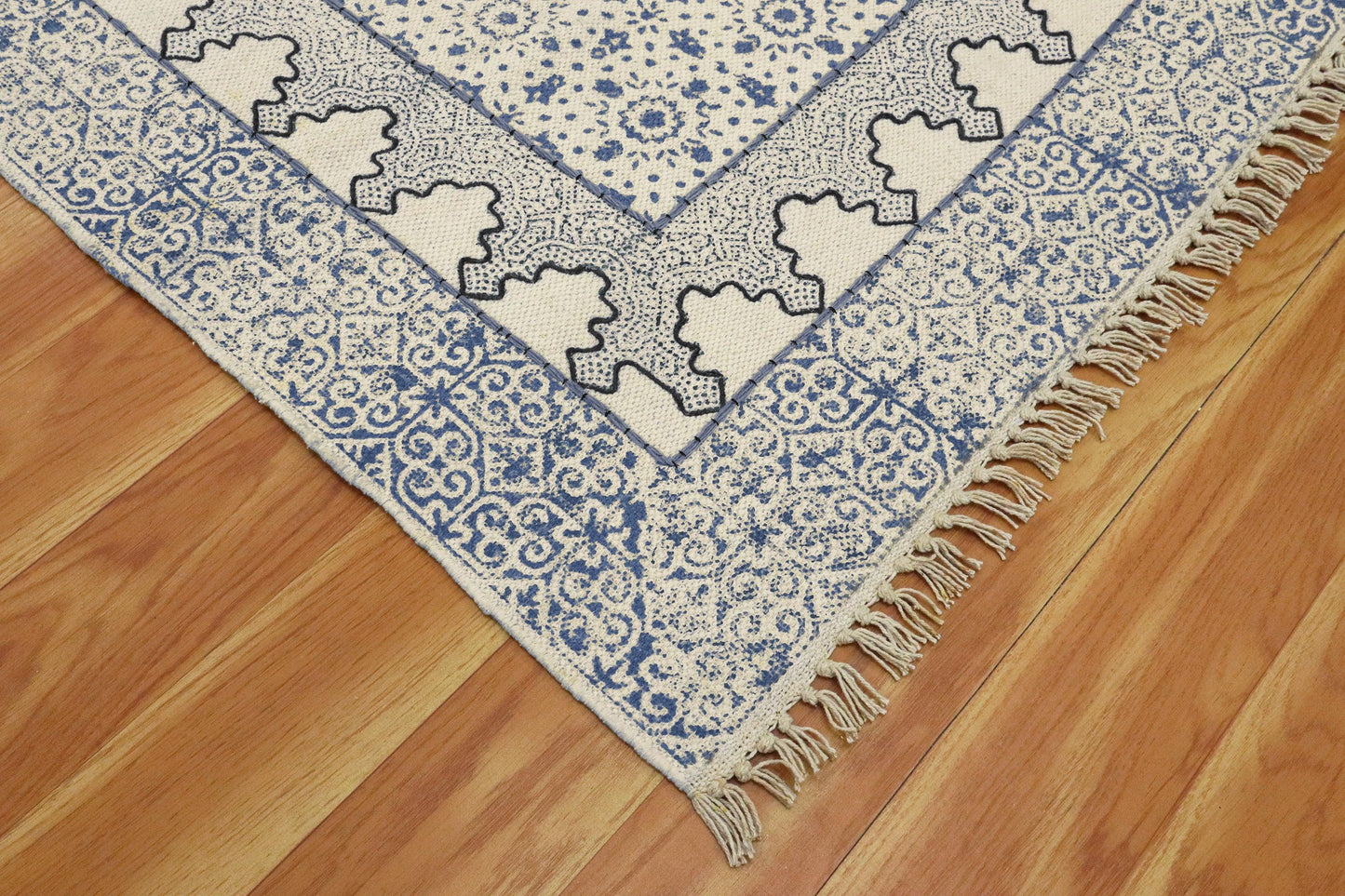 Hand Embroidery Work Geometric Blue Beige Outhouse Decor Cotton Rug