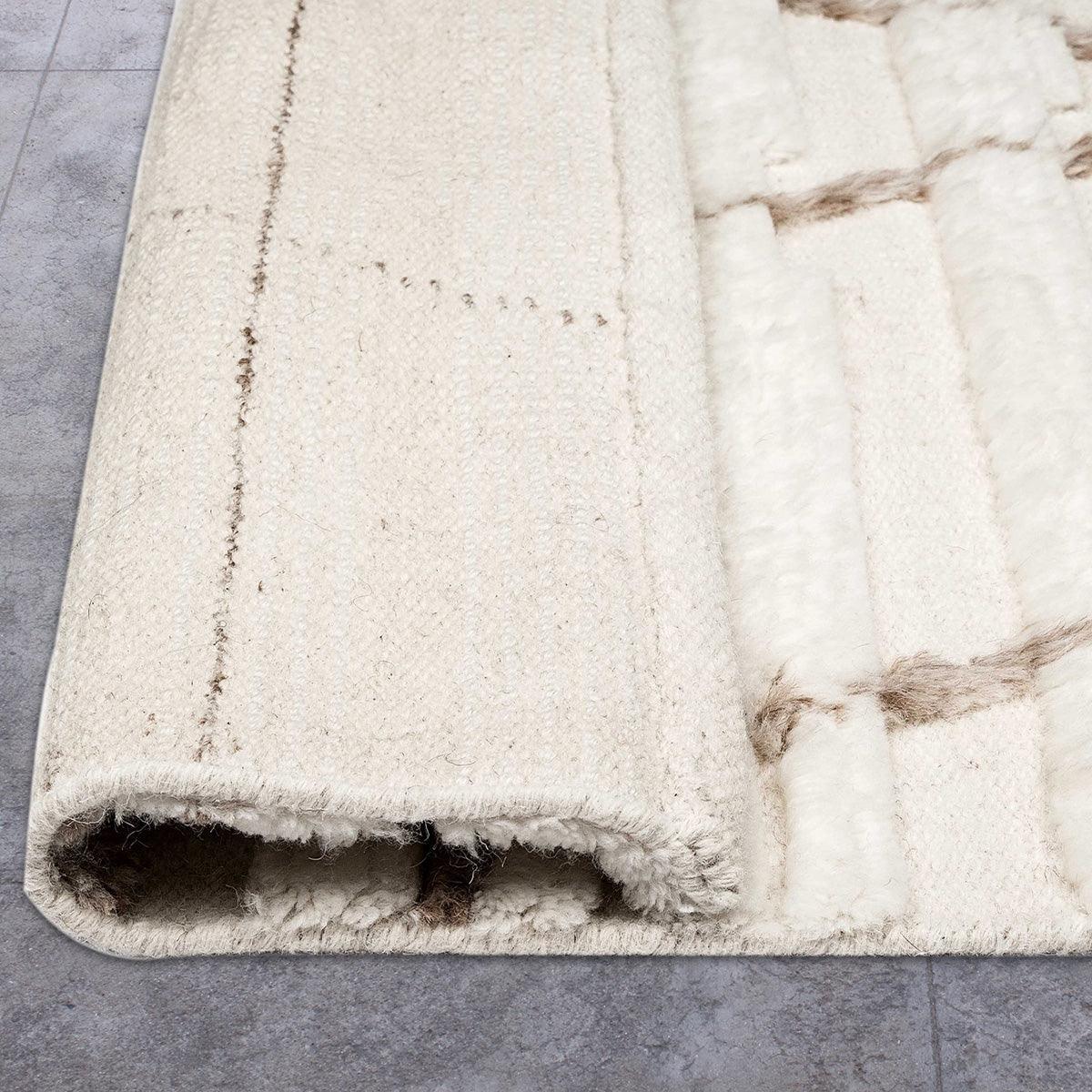 Trendy Hand Tufted Wool Rug HTM-37