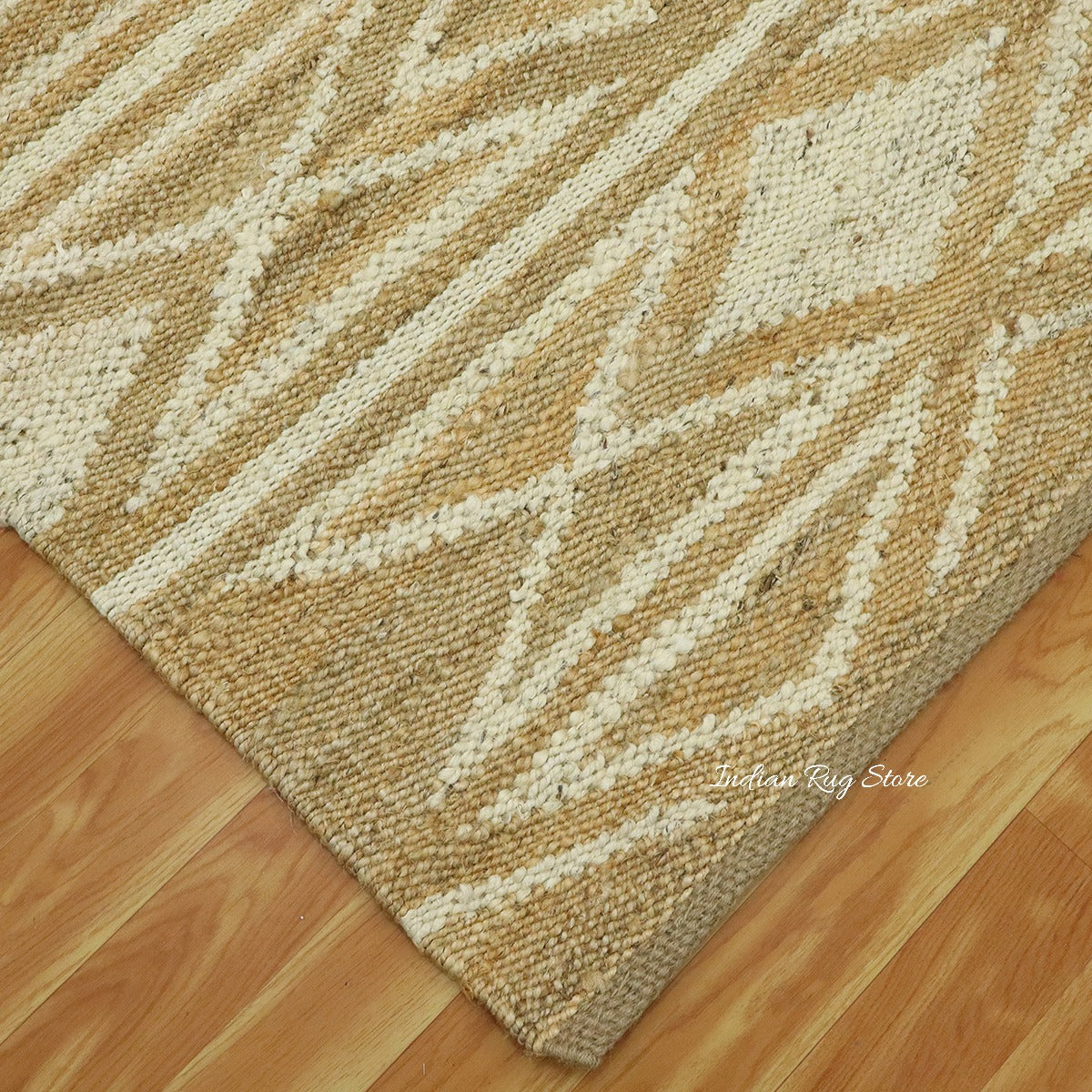 Traditional Hand Woven Beige White Indoor Jute Rug