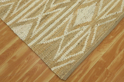 Traditional Hand Woven Beige White Indoor Jute Rug