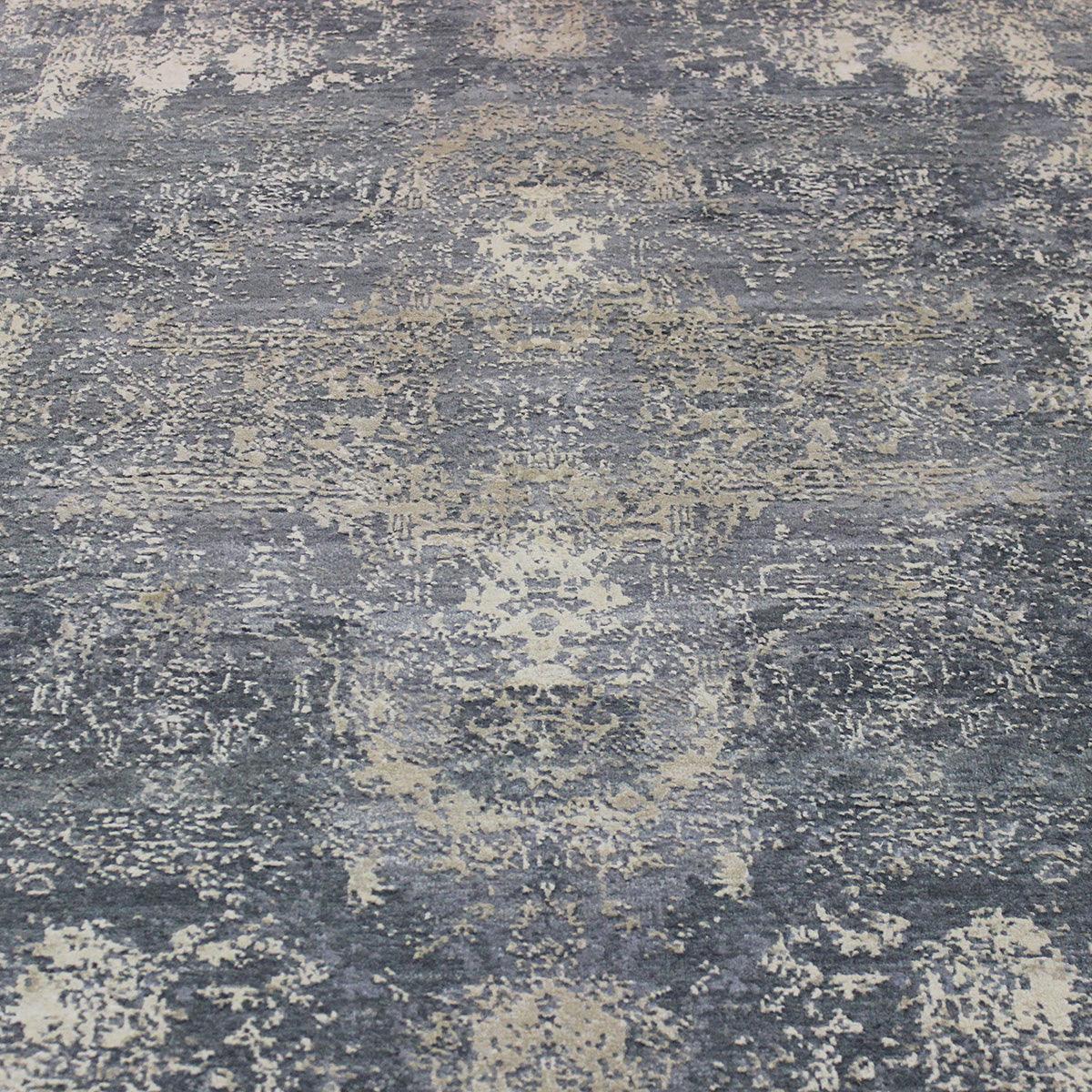 Hand Knotted Indian Gray Soft Wool Living Area Rug - Indian Rug Store