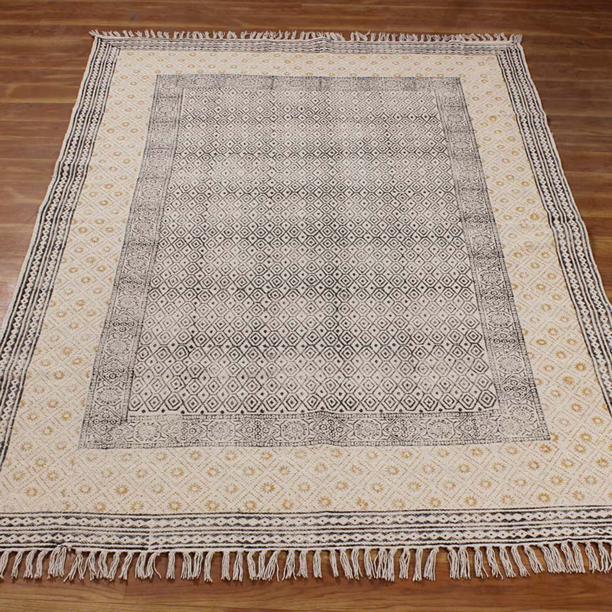 Handmade Farmhouse Beautiful Multicolor Cotton Rug - Indian Rug Store