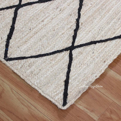 Alfombra de yute para exterior trenzada a mano en color beige y blanco