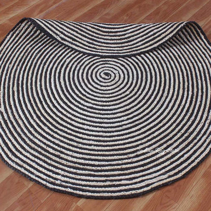 Traditional Hand Braided Black White farmhouse Round Area Rug