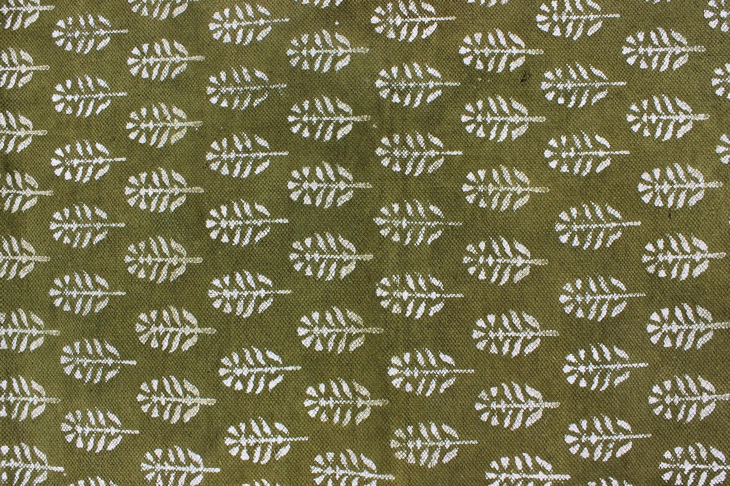 Alfombra de algodón con estampado de bloques orientales en color verde y beige para decoración de entrada