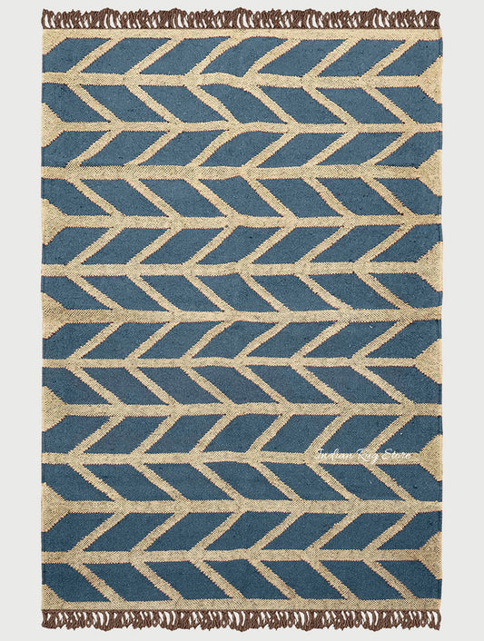 Alfombra de yute y lana con diseño geométrico tejido a mano en color beige, gris y azul para decoración de exteriores