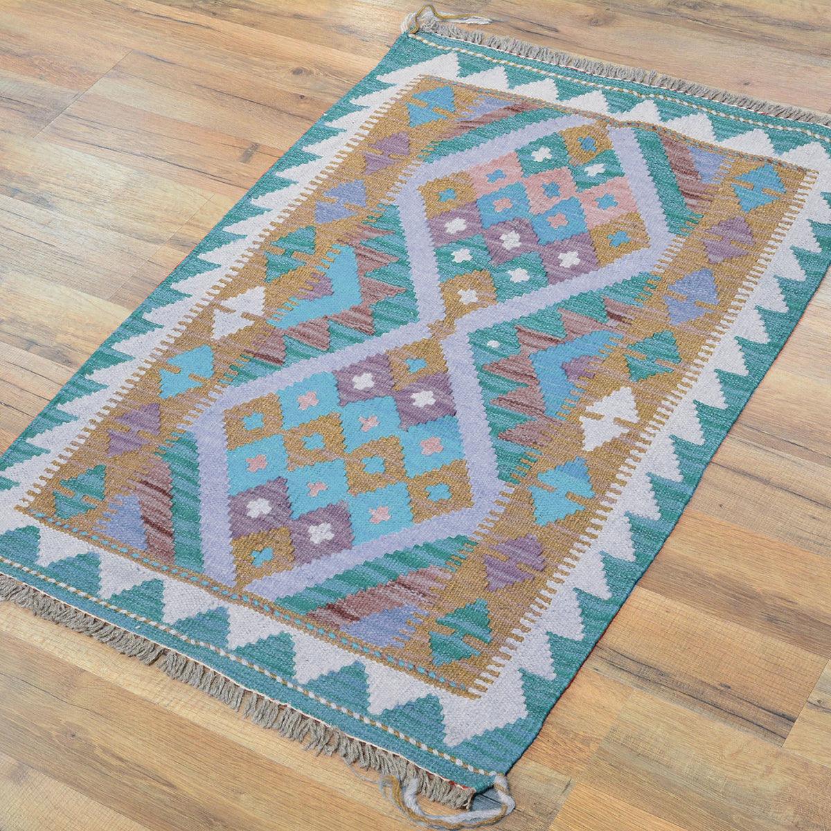 Kilim Area Wool Rug Hand Woven For Living Room WK-555