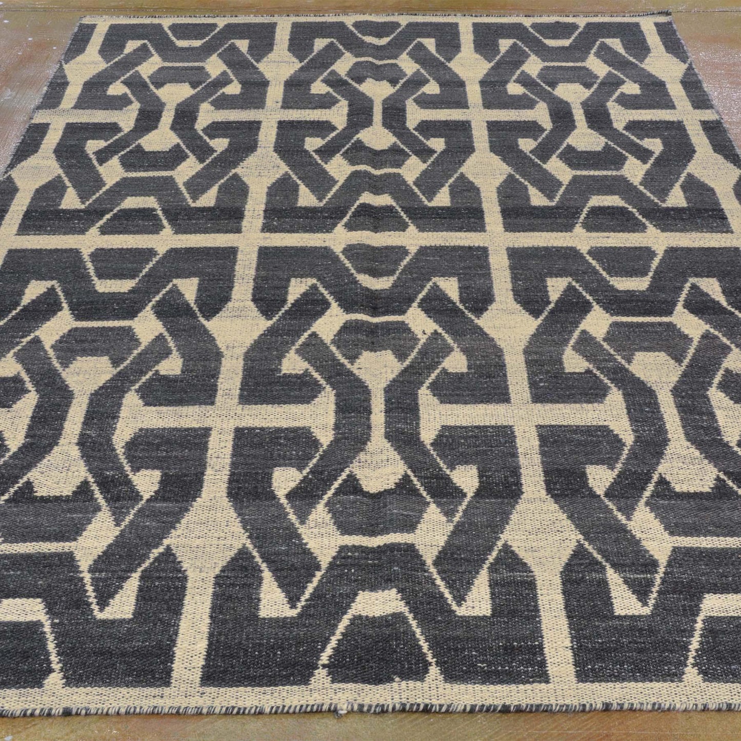 Beautiful Hand Woven Wool Kilim Rug for Living Room Black WK-571