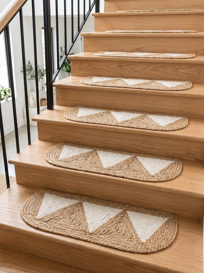 Handwoven Pearl White Pennant Triangle Jute Stair Rug Set