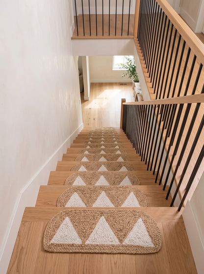 Handwoven Pearl White Pennant Triangle Jute Stair Rug Set